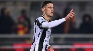 GhiTiền đạo Serie A bị cả đội cạch mặt-596289