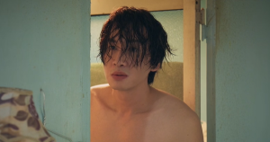 Cô Gái Kỳ Diệu Gây Bão Mạng Xã Hội Với Clip Lee Kwang Soo Thiếu Vải Trước Mặt Fan