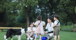 Cảnh báo dấu hiệu vô tâm ở trẻ: Phải làm gì khi thấy?