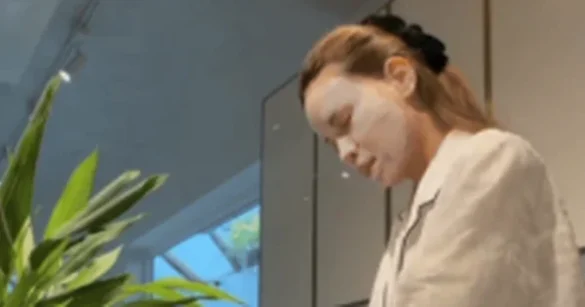 "Hồ Ngọc Hà: Khám Phá Không Gian Âm Nhạc Đỉnh Cao!"