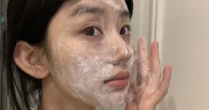 "Chống Lão Hóa: Bắt Đầu Từ Việc Đúng Rửa Mặt Kỹ"