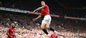 Senne Lammens và Benjamin Sesko của Man United vào Đội Hình Tuần