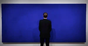 "Vì Sao Một Bức Tranh Trị Giá Hàng Triệu USD Lại Có Vài Vệt Màu?"