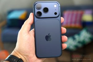 Mở hộp iPhone 17 Pro: Trên tay siêu phẩm mạnh mẽ với camera zoom 8x