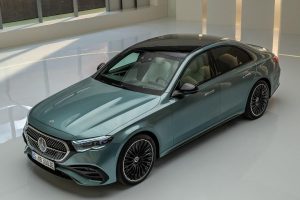 Mercedes-Benz E-Class Thế Hệ Mới: Ngày Ra Mắt Tại Việt Nam và Dự Đoán Tăng Giá