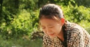 Bé Tú phim 'Cách Em 1 Milimet': 'Em Khóc Khi Quyền Mất'