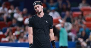 Zverev đánh bại Sinner tại Thượng Hải Masters đầy kịch tính