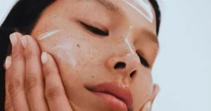 "Tại Sao Da Xuống Sắc Nhanh Chóng? Những Thói Quen Của Người Việt"