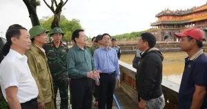 Phó Thủ tướng Mai Văn Chính thăm di tích Đại nội Huế