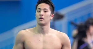 Nam thần bơi lội bị bắt gặp cùng "bóng hồng" không phải vợ!