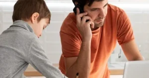 Cha mẹ bỏ bê trẻ có thể bị phạt tới 20 triệu đồng!