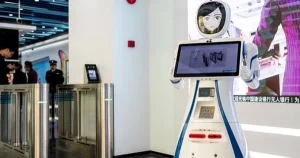 "Sự thật bất ngờ: Phòng giao dịch vắng vẻ nhưng đầy camera an ninh"