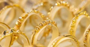 Giá vàng hôm nay 15/11: Rơi tự do, nhà đầu tư hoang mang!