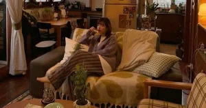 "Mẹ trẻ mua căn hộ 25m² sống độc lập: Chồng con phải xin phép"