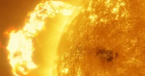 "Bão và Gió Mặt Trời: Tác Động Kinh Khủng Đến Trái Đất"