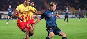Rasmus Hojlund trở lại sau chấn thương, Napoli hạ Lecce sát nút