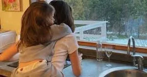 "Bí quyết nuôi dạy trẻ vượt khủng hoảng từ người mẹ tuyệt vời"