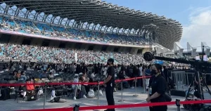 Cảnh tượng hỗn loạn tại lễ trao giải đầy kịch tính!