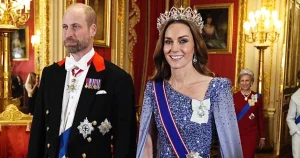 "Vương phi Kate lộng lẫy với vương miện 2.600 viên kim cương"