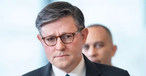 Nổi Dậy Trong Đảng Cộng Hòa Kìm Hãm Kế Hoạch Giám Sát Của Trump